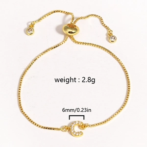 Bracelet doré ajustable avec pendentif lettre C serti de zircons brillants