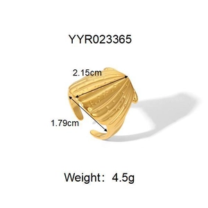 Detail view of irregular heart ring dimensions 2.15cm by 1.79cm and 4.5g weight info