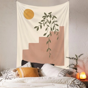 Détail d'une tapisserie bohème avec soleil et escaliers sur un mur de chambre blanc