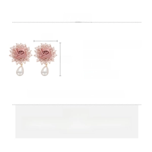 Detailed size chart and material specs for pink fabric flower pearl drop earrings