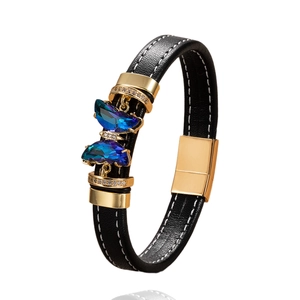 Bracelet en cuir tressé papillon avec fermoir magnétique doré et cristaux pour femmes
