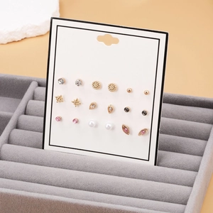 Boucles D'oreilles Puces Strass Künstliche Perles D'imitation Forme Géométrique Coeur Étoile Fleur Dessin Animé Bijoux Pour Femmes Earring Post