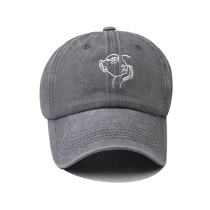 Berretto da baseball vintage grigio lavato in cotone con ricamo artistico minimalista