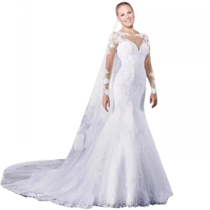Robe de mariée sirène en dentelle blanche avec manches longues transparentes et traîne