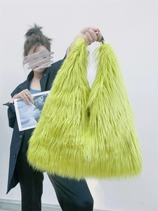 Women Faux Fur Tote Bag Large Capacity Fluffy Plush Shoulder Bag Y2K Trendy Soft Millennium Style Handbag