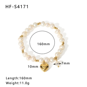 Size chart showing dimensions of pearl and heart charm bracelet with 160mm length
