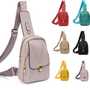 Women Chest Bag PU Leather Litchi Texture Gold Rivet V Pattern Crossbody Bag Adjustable Wide Strap Street Fashion