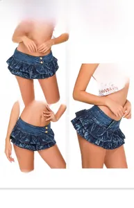 Detailansicht des Stretch-Jeans-Minirocks mit Acid-Wash-Effekt, Volants und Goldknöpfen