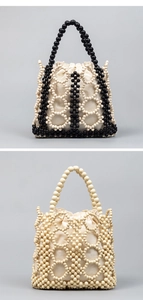 Détail de sacs à main faits main avec perles en bois et pochette intérieure en toile