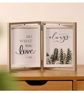 Detail of 5x7 inch double-sided rotating wooden photo frame with natural wood grain