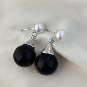 Vintage French Style Natural Artificial Pearl Drop Earrings With Elegant Black Beads Silver Earring Post For Women