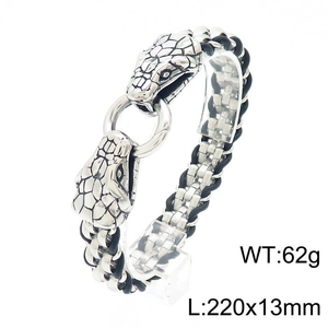 Detail of stainless steel double snake head leather bracelet with 62g weight and 220mm length