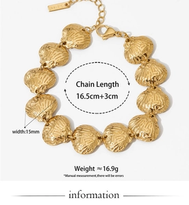Detailed view of gold shell bracelet with dimensions 16.5 plus 3cm in stainless steel