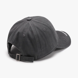 Cappellino da baseball in cotone grigio scuro con ricamo 3D e fibbia in metallo regolabile