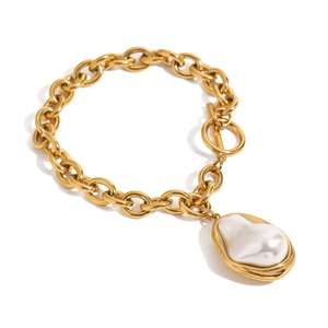 Chunky 18k gold plated stainless steel chain bracelet with a white baroque pearl charm