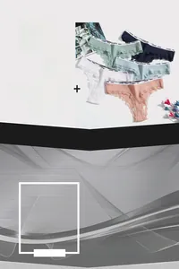 Détail de strings en coton côtelé avec bordure en dentelle et taille élastique imprimée