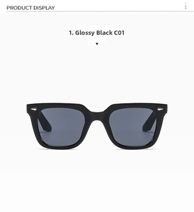 Vorderansicht der glänzend schwarzen quadratischen Sonnenbrille mit silbernen Nieten