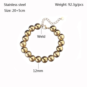 Detail of 12mm golden stainless steel beads and 20+5cm adjustable chain linkage