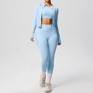 Dreiteiliges hellblaues Yoga-Set mit Reißverschlussjacke, Sport-BH und High-Waist-Leggings