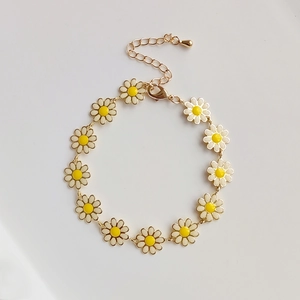 Handmade freshwater pearl and daisy chain bracelet with colorful ethnic style accents