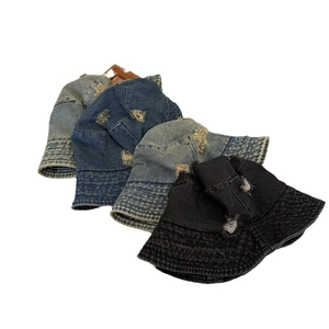 Chapeaux bobs en jean vintage pour femmes en bleu clair, bleu foncé et noir délavé