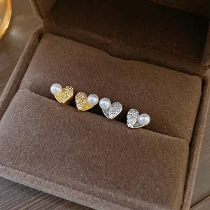 Ensemble de boucles d'oreilles cœur en or et argent avec perles et cristaux en boîte cadeau