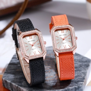Women Quartz Watch Rectangular Rose Gold Alloy Case Rhinestone Bezel PU Leather Strap Roman Numerals Retro Fashion