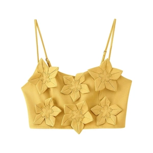 Top court jaune avec fleurs 3D et fines bretelles réglables pour femmes