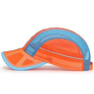Atmungsaktive Netz-Baseballkappe für Kinder in Orange und Blau für Outdoor-Sonnenschutz