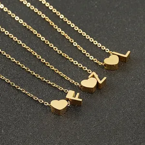 Collier cœur minimaliste en acier inoxydable plaqué or 18K avec pendentif lettre A-Z