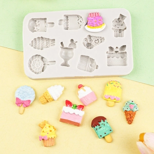 Detalle del molde de silicona con 10 figuras de mini postres para manualidades de resina y fondant