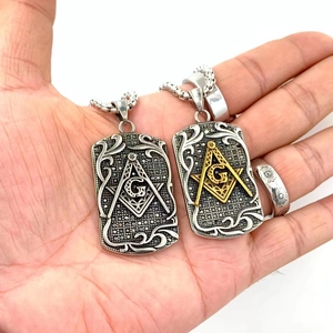 Collier pendentif maçonnique en argent vintage et acier bicolore plaqué or élégant