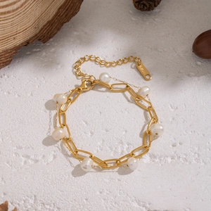 Double-layered golden stainless steel chain bracelet with natural freshwater pearls