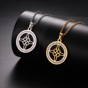 Keltenknoten Hexenknoten Anhänger Halsketten in Silber und Gold mit funkelnden Kristallen