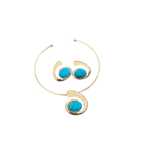 Vintage oval resin jewelry set with gold spiral collar necklace and turquoise earrings