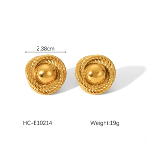Detail of 2.38cm gold titanium earrings with spiral texture and 19g weight specifications