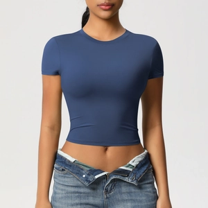 Detailed view of dark blue slim fit sports t-shirt with high-stretch fabric and round neck
