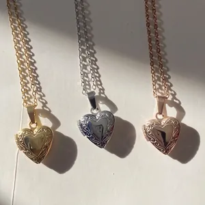 Retro Heart Locket Necklace Stainless Steel Openable Photo Frame Pendant Embossed Vine Pattern Jewelry For Women