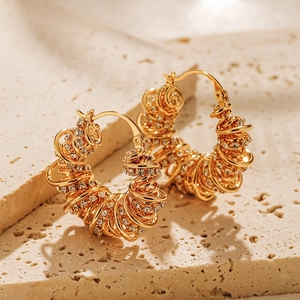 Luxury 18K Gold Plated Copper Hoop Earrings For Women Spring Winding Design Inlaid Zirconia Geometric Ear Buckle Fashion Jewelry