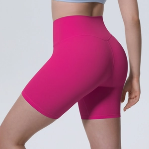Short de yoga magenta taille haute avec tissu respirant et couture effet push-up