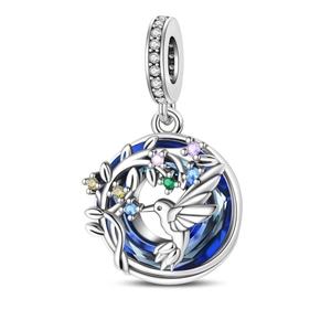 Macro di charm a colibrì in argento 925 con cristallo blu e zirconi multicolori vivaci