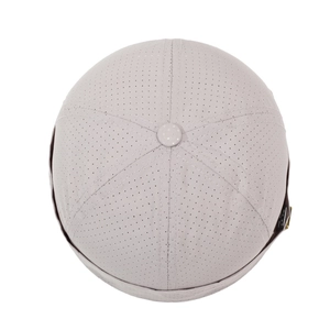 Bonnet docker gris clair en maille respirante avec design perforé et bord roulé