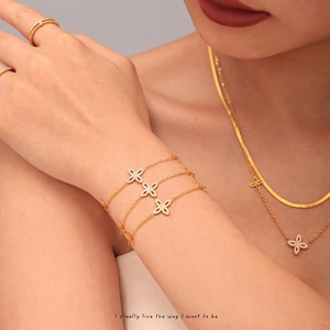 Stainless Steel Zirconia Four Leaf Clover Jewelry Set Gold Silver Plated Snake Chain Necklace Bracelet Fashion Accessories