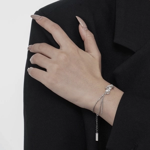 Elegant S925 sterling silver beaded bracelet with pearls shown on a female model