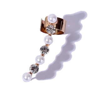 Golden ear cuff earring with hollow design, white pearls and sparkling rhinestones