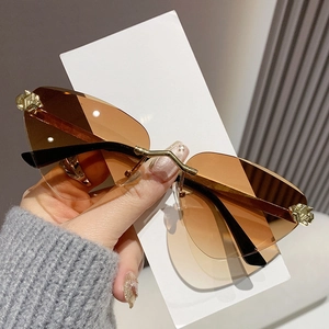 Rimless Cat Eye Sunglasses For Women Retro Gradient Metal Frame UV400 Fashion Trendy Eyewear Panther Head Detail