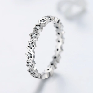 Minimalist S925 sterling silver star-shaped ring with pavé sparkling crystals