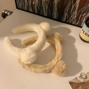 Cute plush bear ear headbands in white and khaki for face washing and makeup