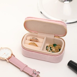 Pink velvet mini travel jewelry box for rings and earrings with golden zipper