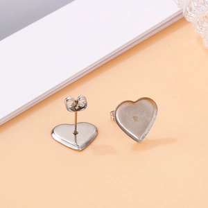Support de boucles d'oreilles cœur en acier inoxydable argenté pour création DIY